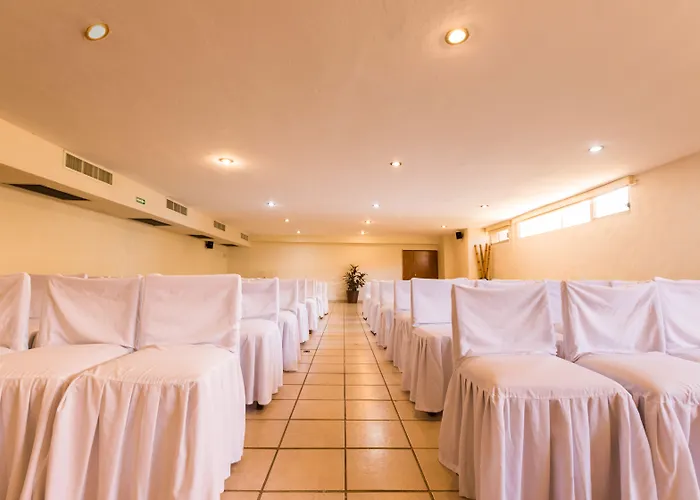 Costa De Oro Beach Hotel