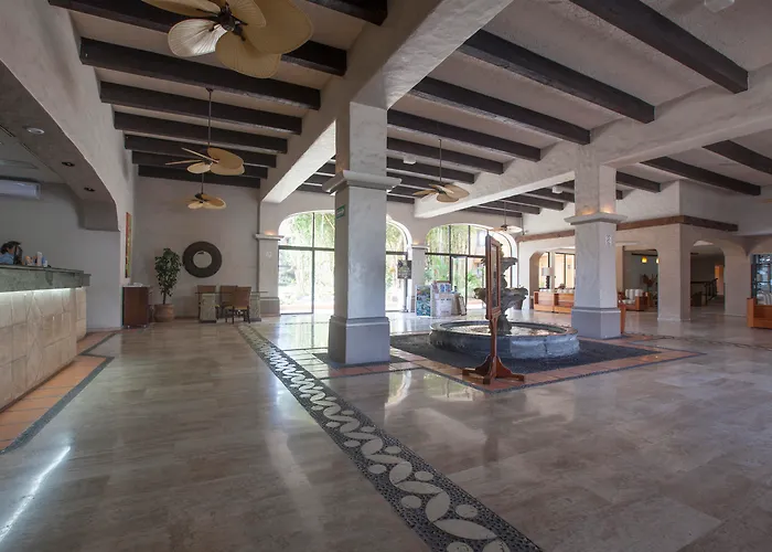 Costa De Oro Beach Hotel